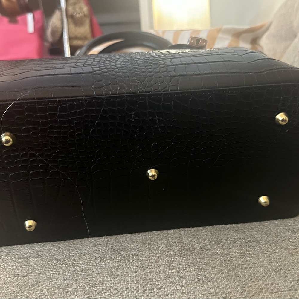 NOT FOR SALE. POSHMARK IS BRINGING BACK LISTING THAT I HAVE SOLD. - Picture 7 of 13